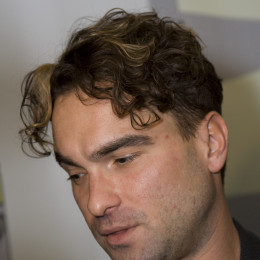 Johnny Galecki profile picture