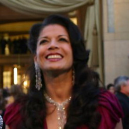 Dina Eastwood profile picture