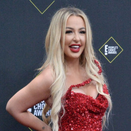 Tana Mongeau profile picture